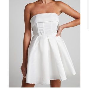 Valora Mini Dress Strapless Fit And Flare Satin Dress Showpo White US 4 NWT